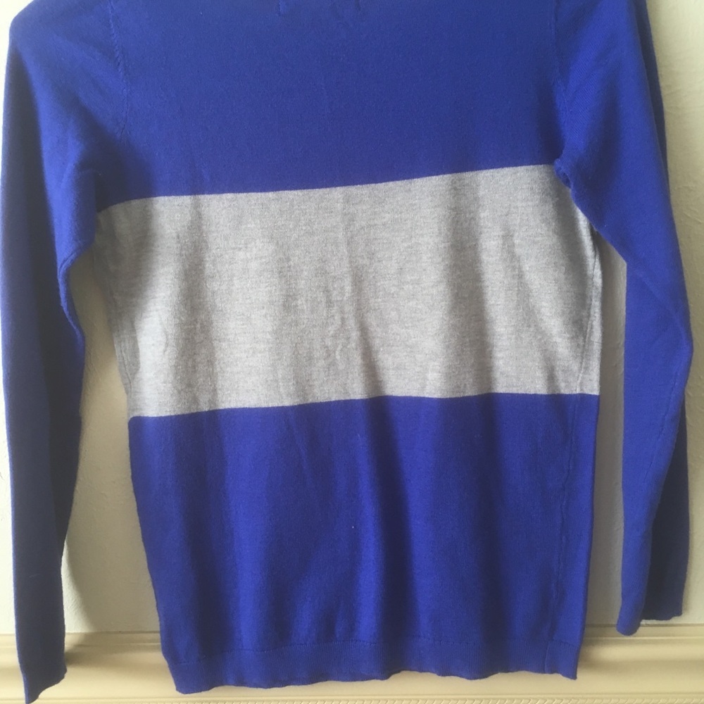 Sweater - Picture 4 of 4